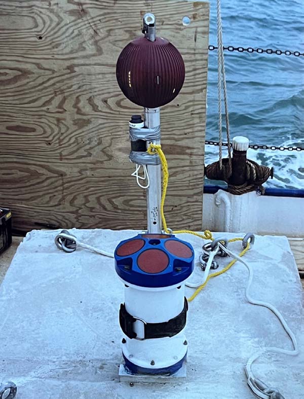 1999 – Workhorse 600 kHz ADCP ready to be deployed at the mouth of the Chesapeake Bay. Photo taken by Arnoldo Valle-Levinson